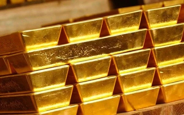 Vì sao giá vàng trong nước và thế giới đồng loạt leo thang?