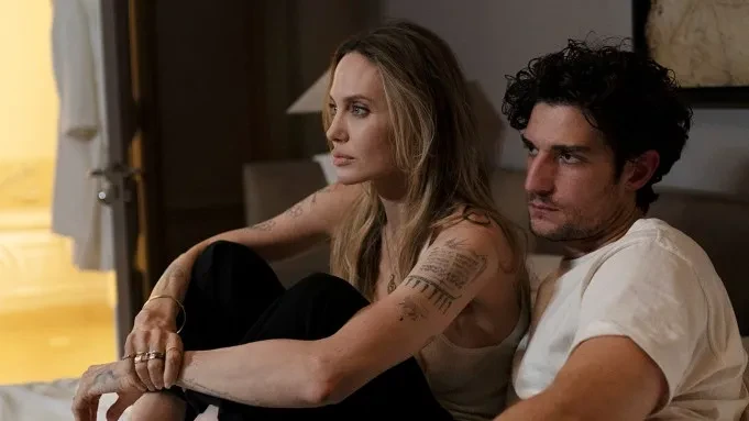 Bộ phim riêng tư nhất của Angelina Jolie ra mắt khán giả