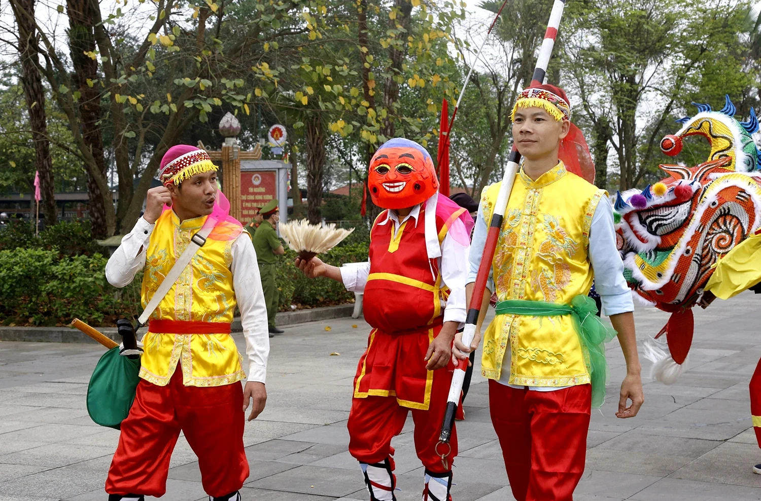 Đặc sắc lễ rước kiệu về Đền Hùng