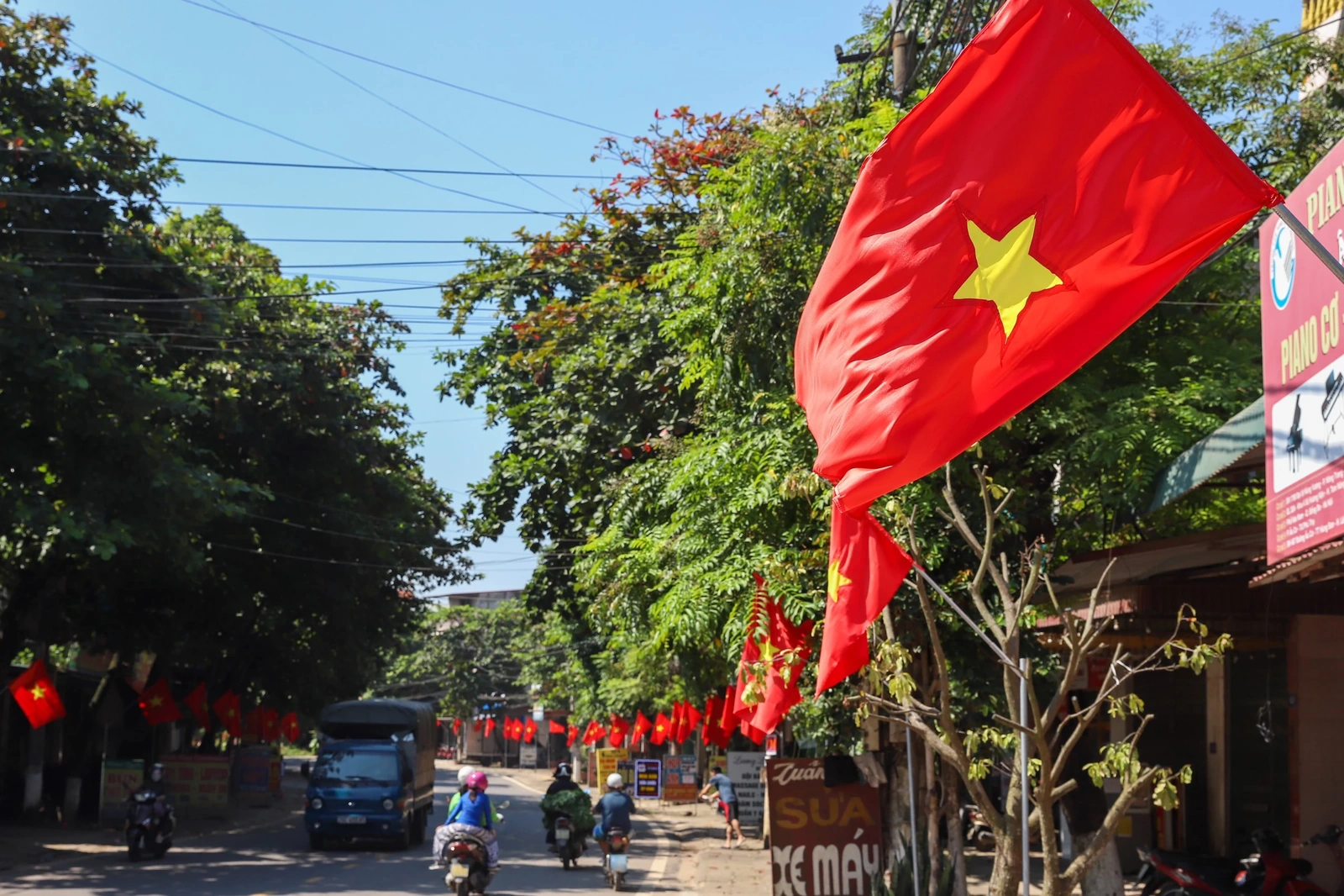 Rực rỡ cờ sao mừng Quốc khánh