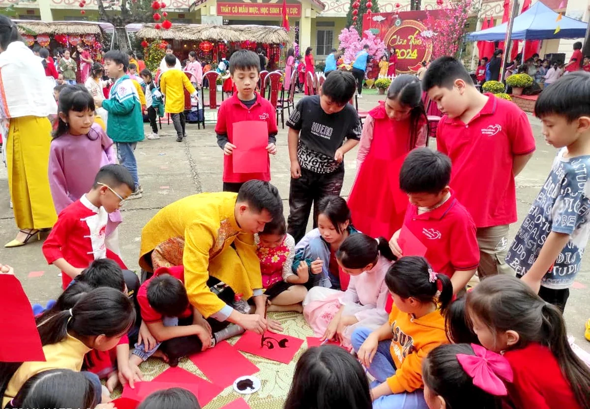 Rộn ràng ngày Tết quê em