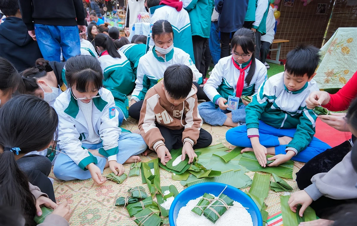 Rộn ràng ngày Tết quê em