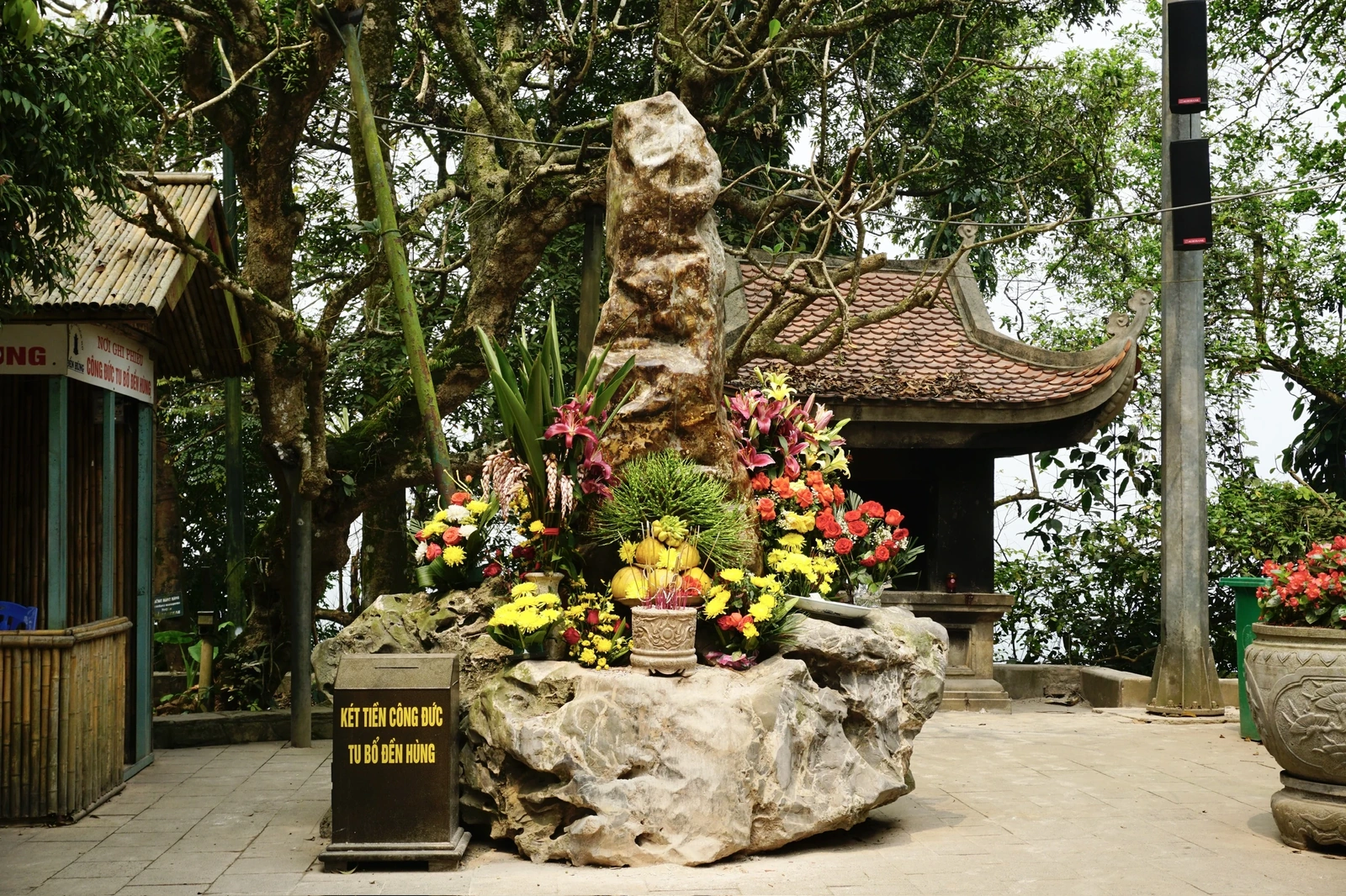 Kỳ 4: Khám phá những “điểm đến” đặc biệt ở Đền Hùng