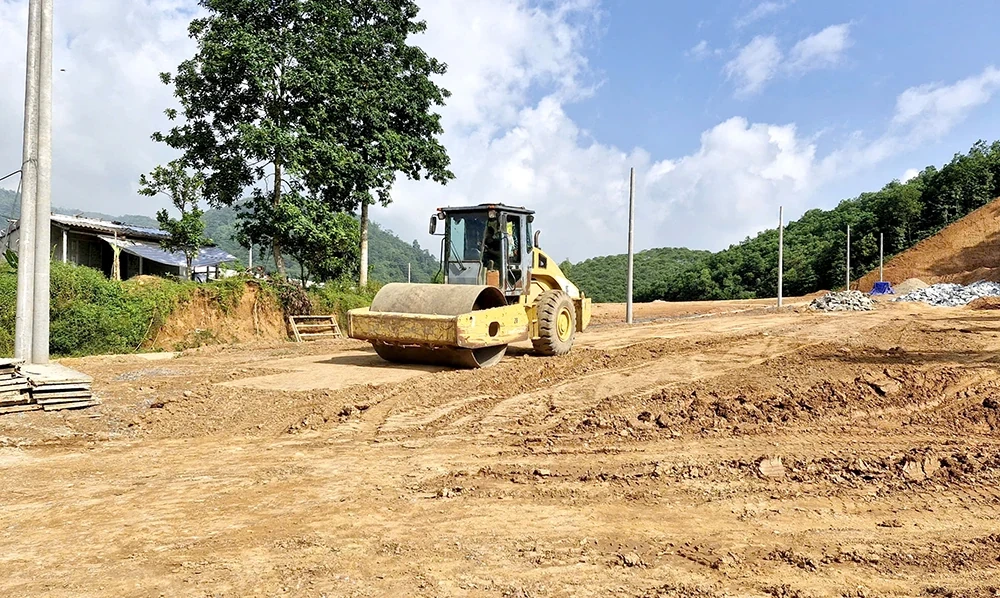 An cư cho người dân vùng đất lở
