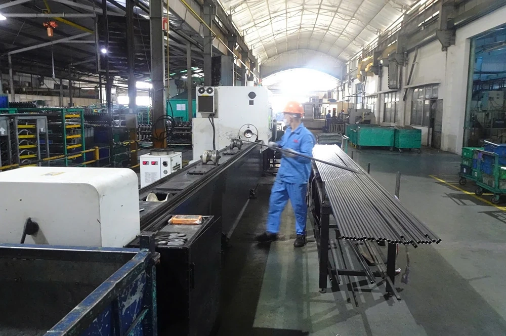 Thiết kế bộ cấp phôi bán tự động cho máy Laser