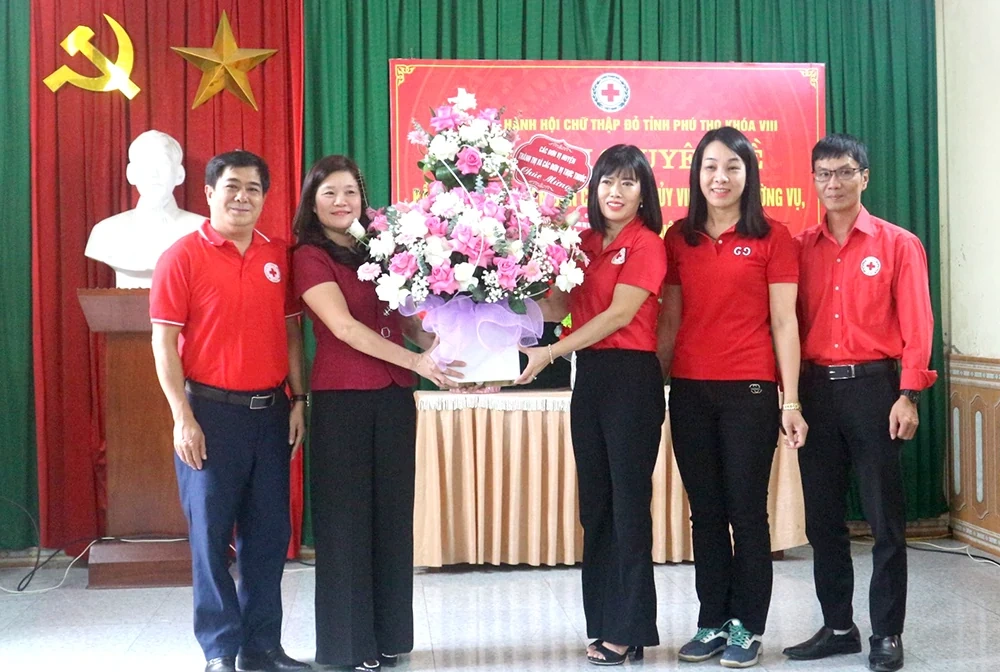 Đồng chí Lê Thị Quỳnh Trang được bầu giữ chức Chủ tịch Hội Chữ thập đỏ tỉnh Phú Thọ