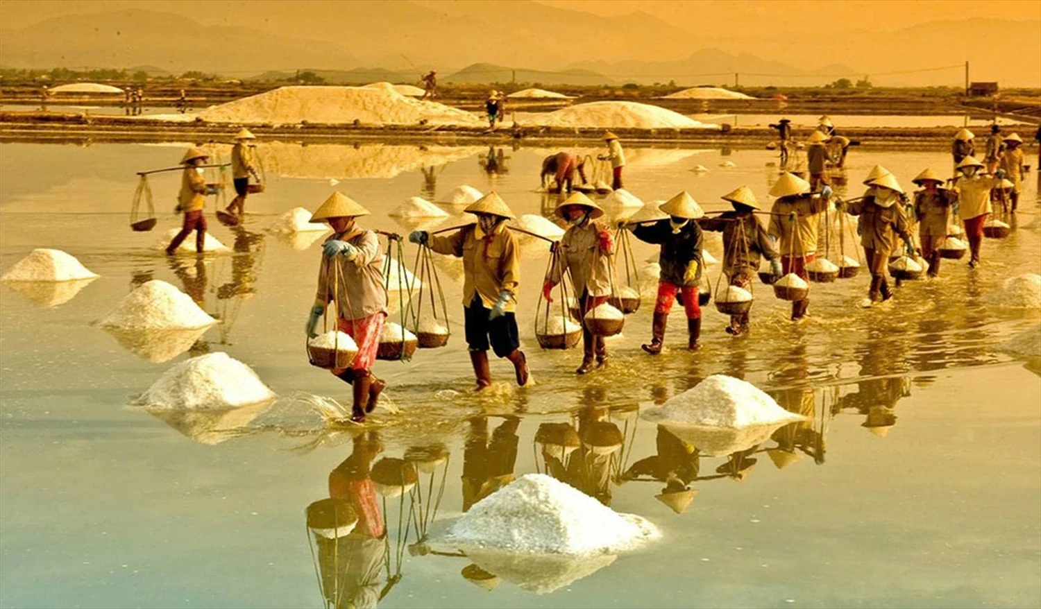Nghề làm muối Sa Huỳnh trở thành Di sản văn hóa phi vật thể quốc gia