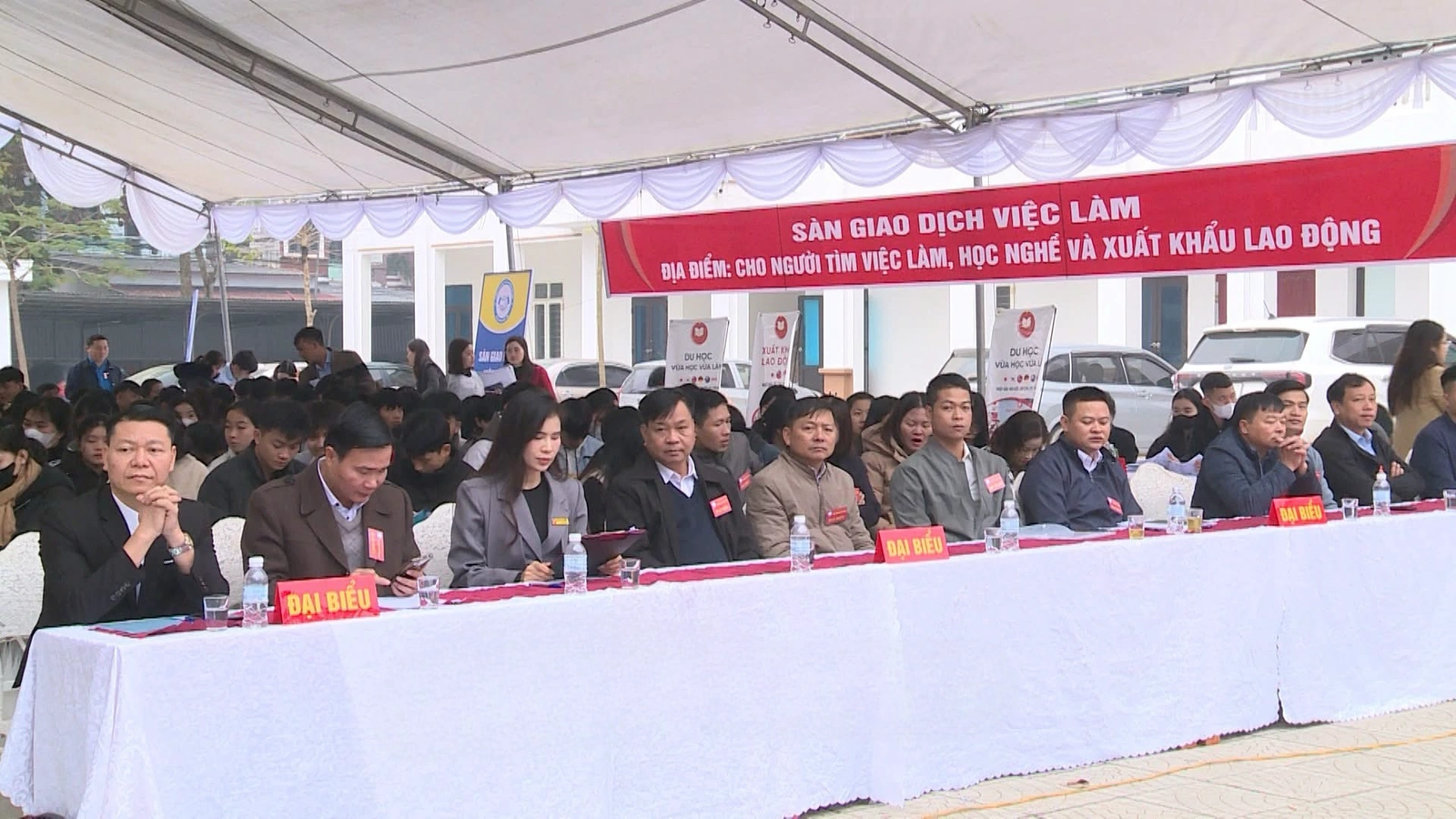 Khai mạc Sàn giao dịch việc làm tại huyện Tân Sơn