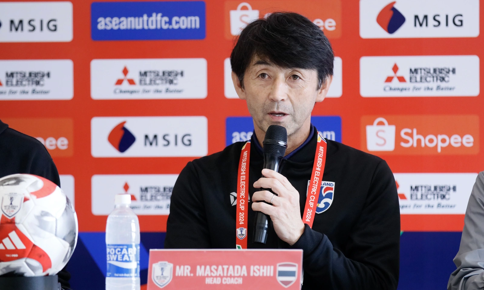 HLV Kim Sang Sik: Thái Lan là “đỉnh núi” mà Đội tuyển Việt Nam sẽ vượt qua