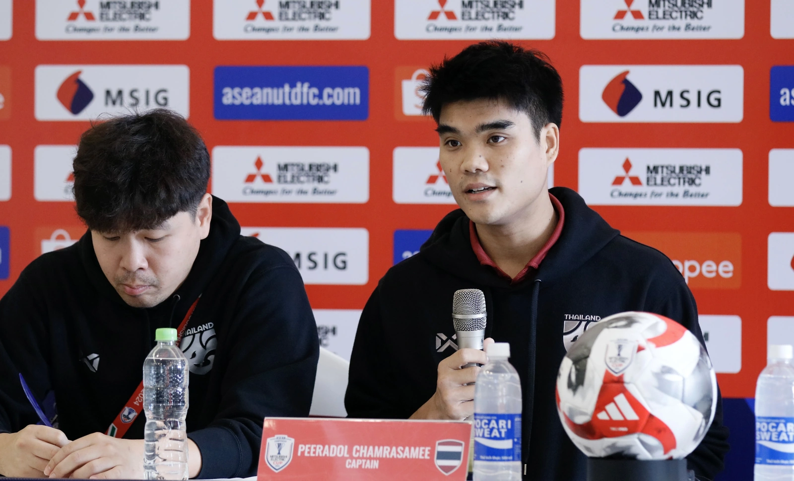 HLV Kim Sang Sik: Thái Lan là “đỉnh núi” mà Đội tuyển Việt Nam sẽ vượt qua