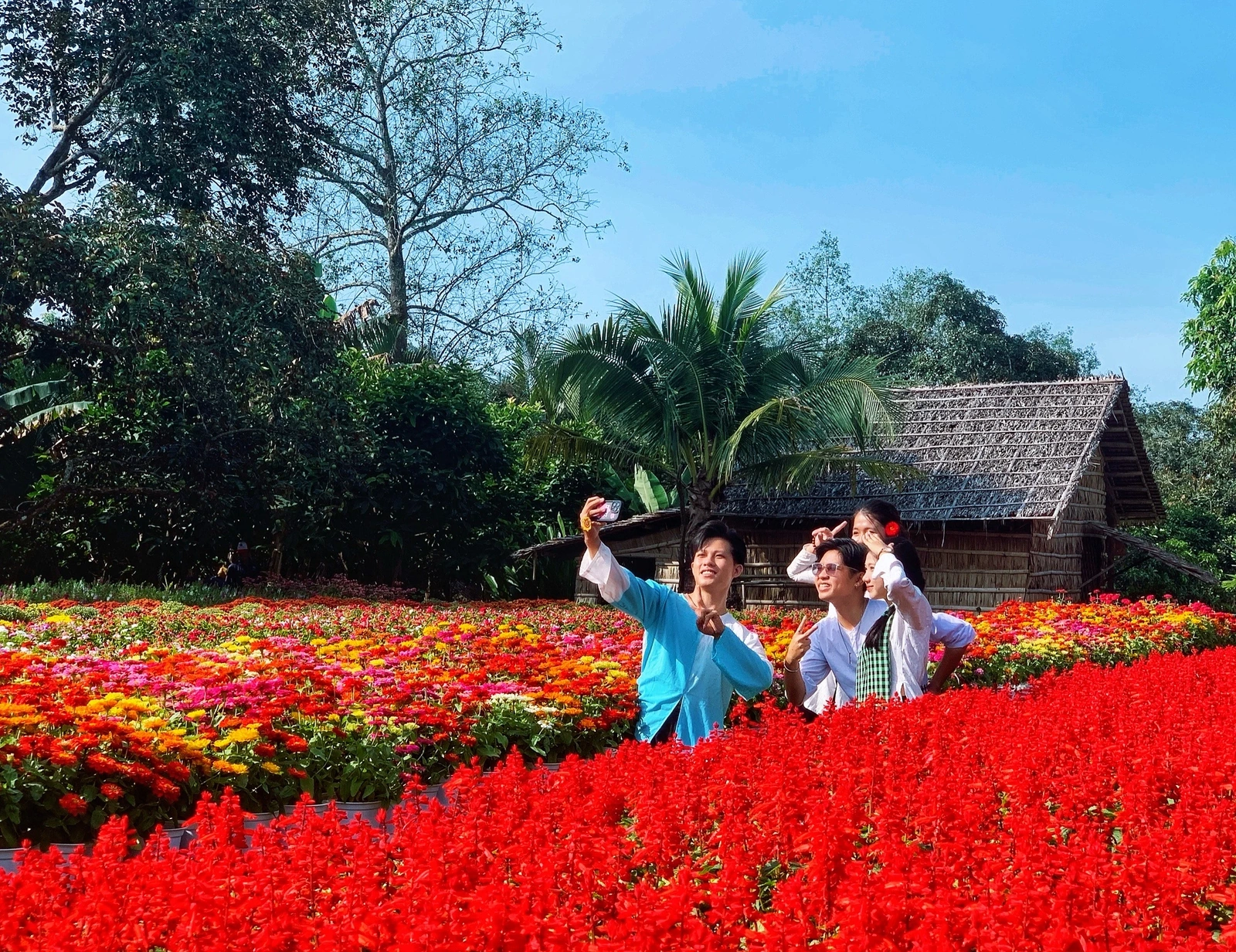 Nhiều nét mới ở các điểm du lịch dịp Tết Ất Tỵ Nhiều nét mới ở các điểm du lịch dịp Tết Ất Tỵ