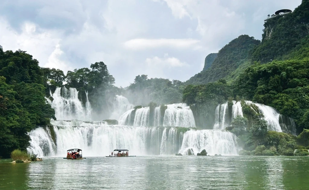 Du lịch “về nguồn” đầu năm