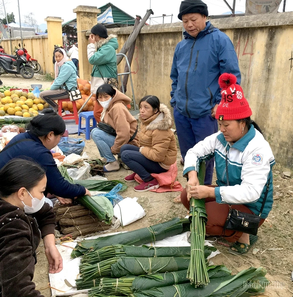 Dong leaves during Tet season
