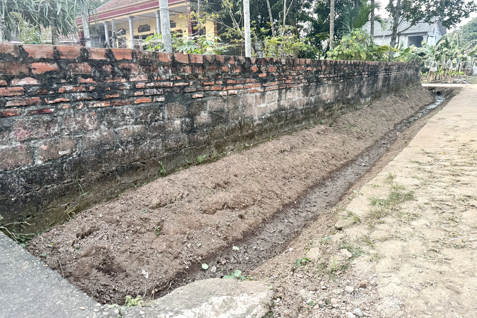Khốn khổ với dự án đường nông thôn treo