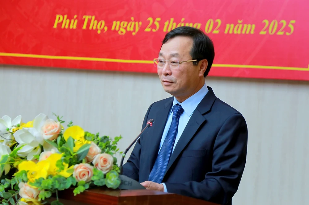 Công bố các quyết định của Chủ tịch UBND tỉnh về sắp xếp tổ chức bộ máy và cán bộ