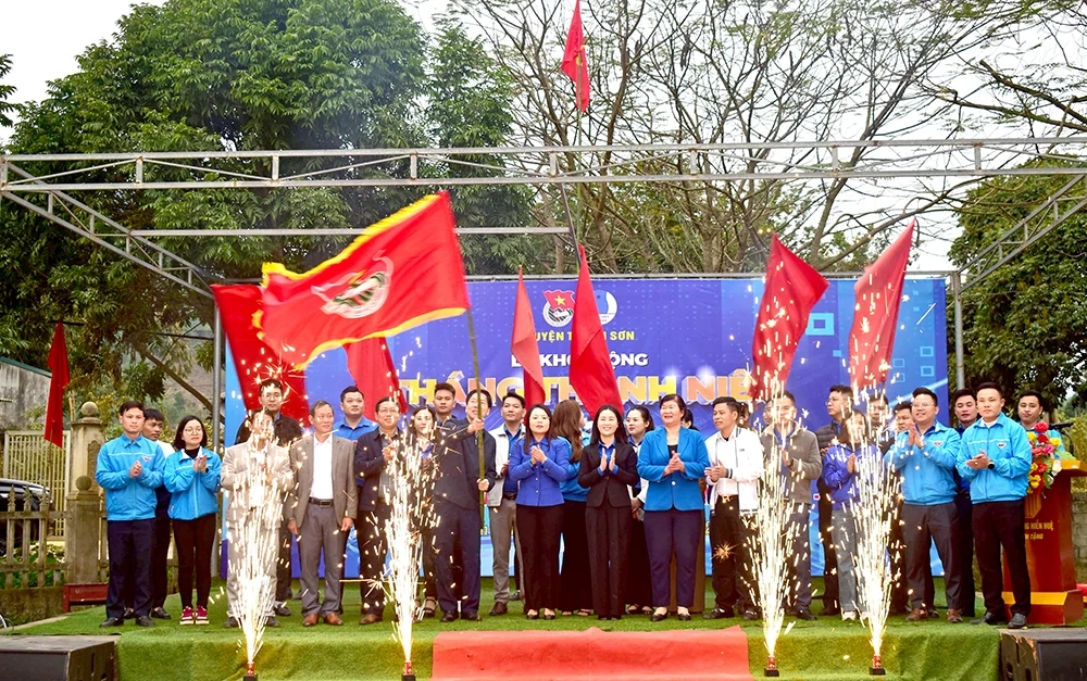 Thanh Sơn phát động Tháng Thanh niên