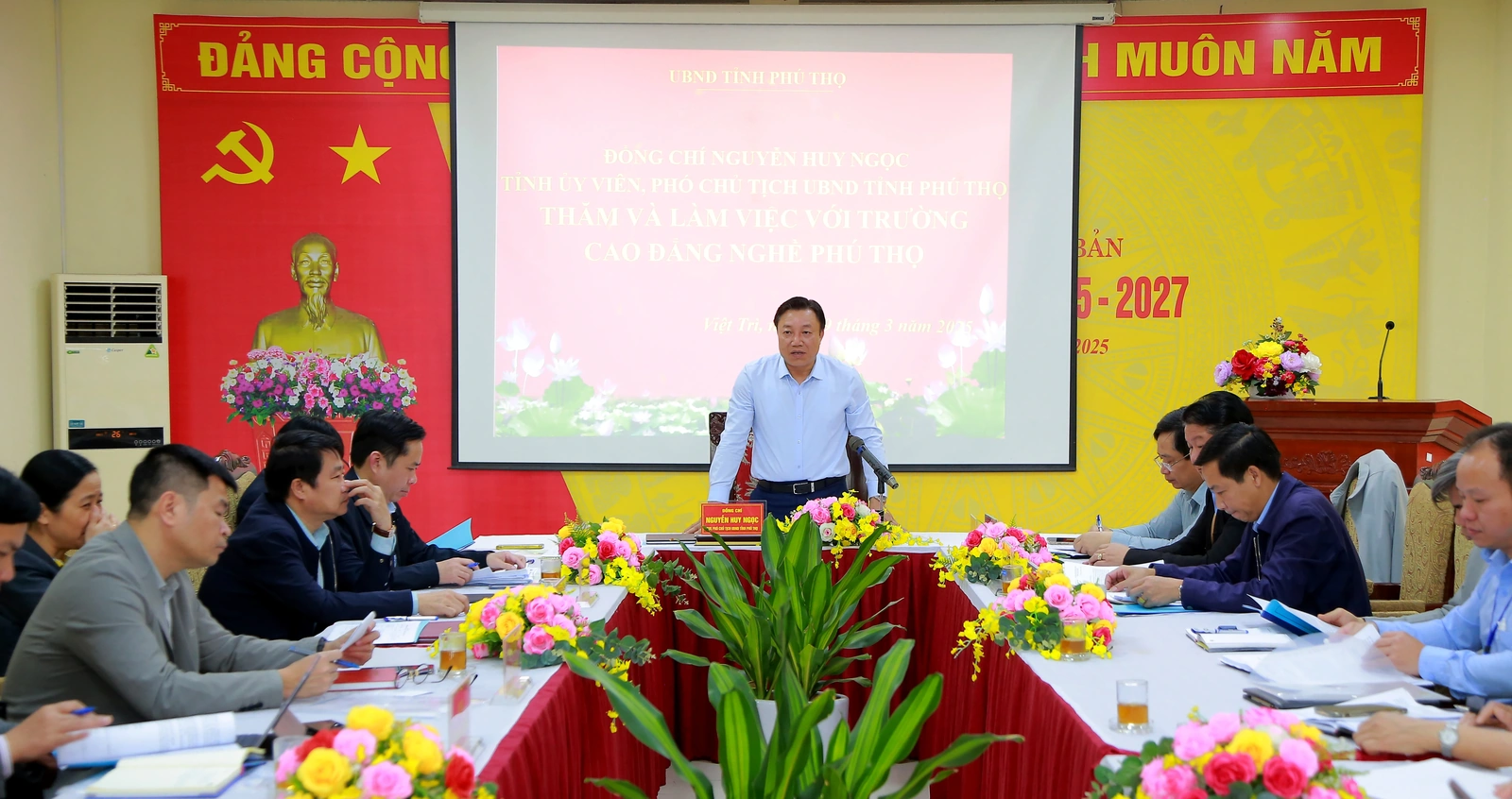 Phó Chủ tịch UBND tỉnh Nguyễn Huy Ngọc làm việc với Trường Cao đẳng Nghề Phú Thọ