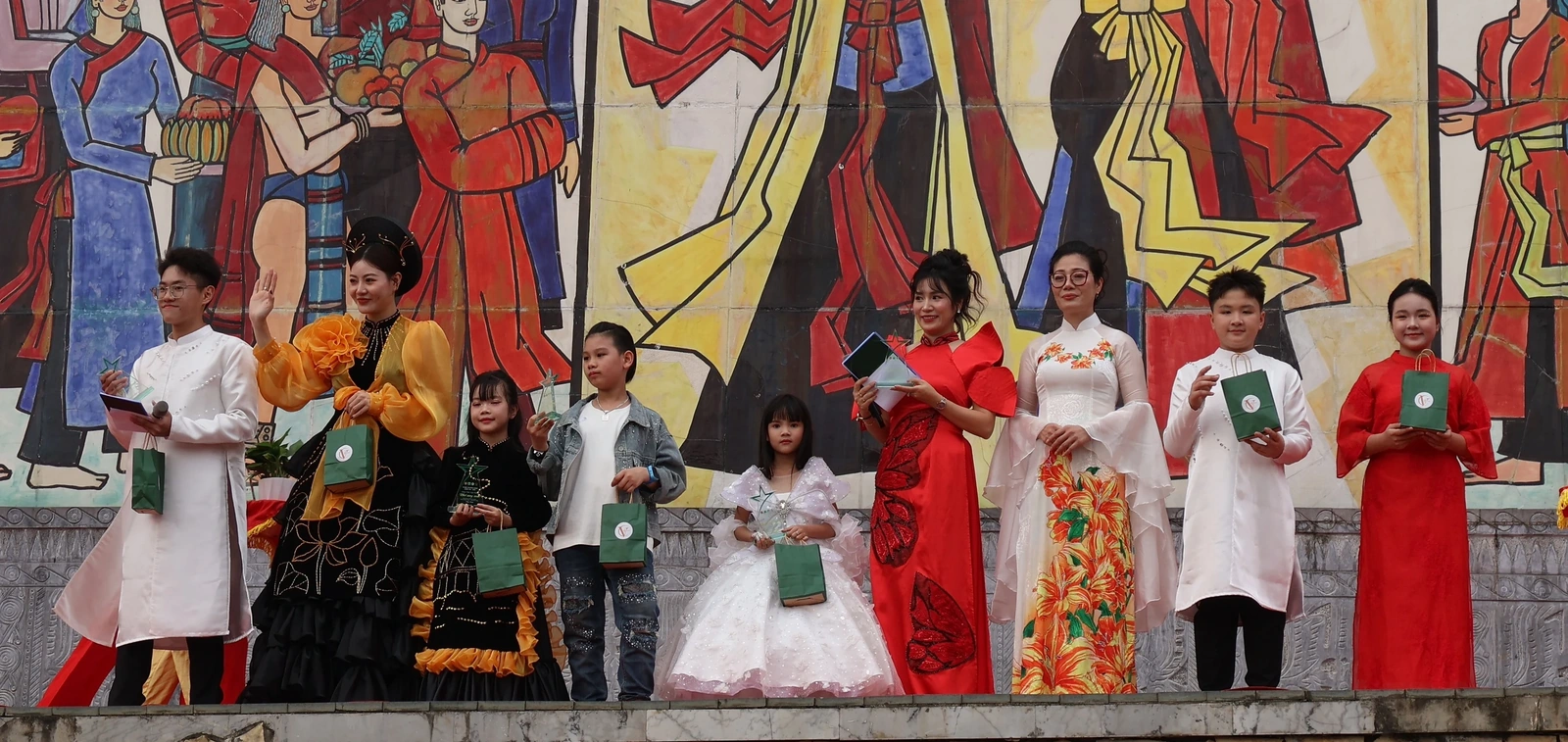 Chương trình gala nghệ thuật Phú Thọ - Khát vọng xanh