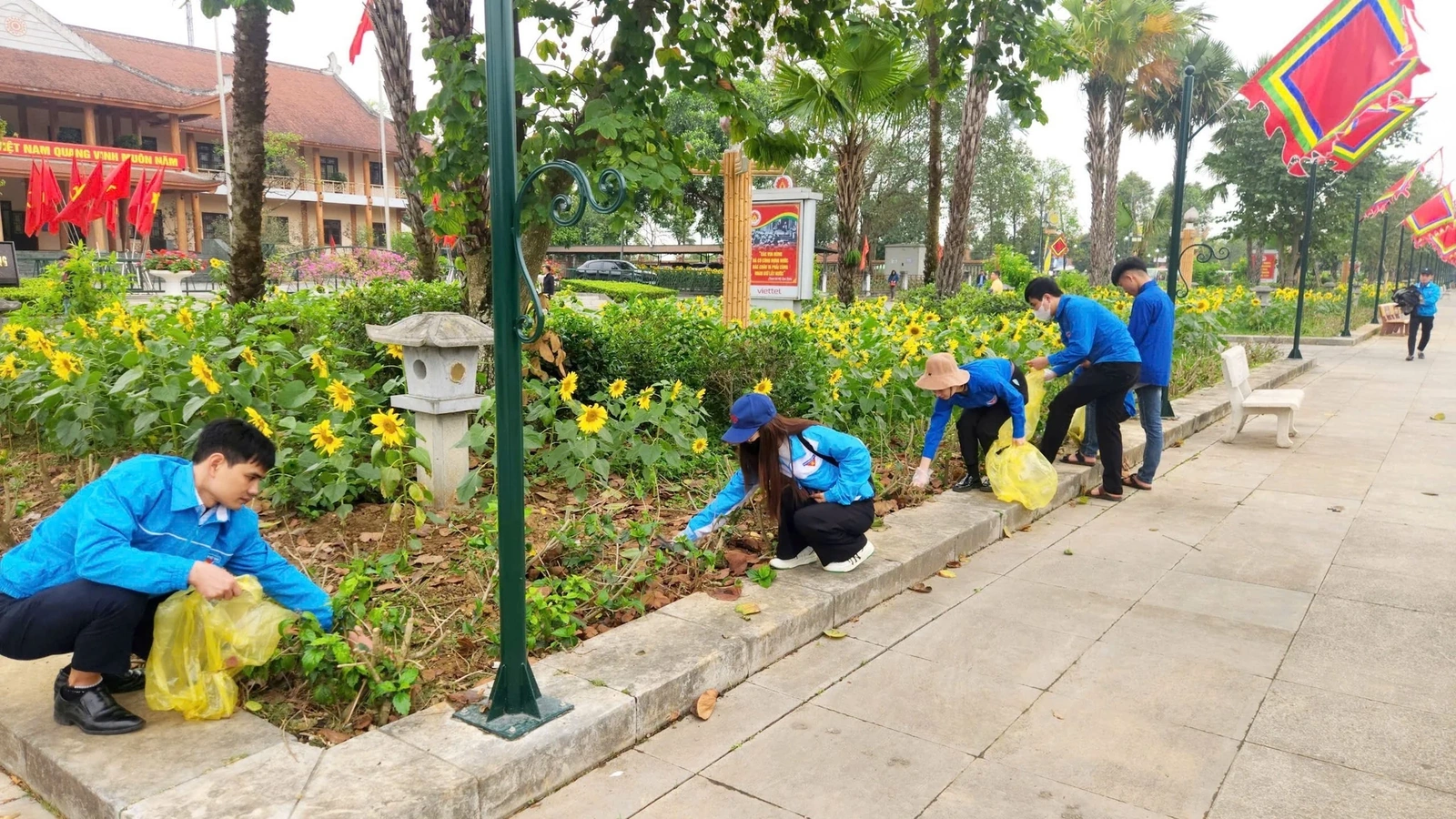 Gần 4.000 lượt thanh niên tình nguyện tham gia phục vụ Giỗ Tổ Hùng Vương năm 2025