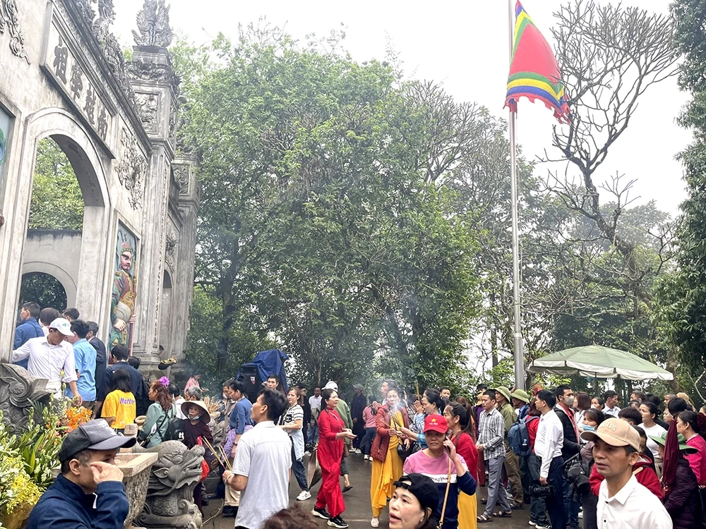Hơn 600 nghìn lượt đồng bào và du khách về Đền Hùng
