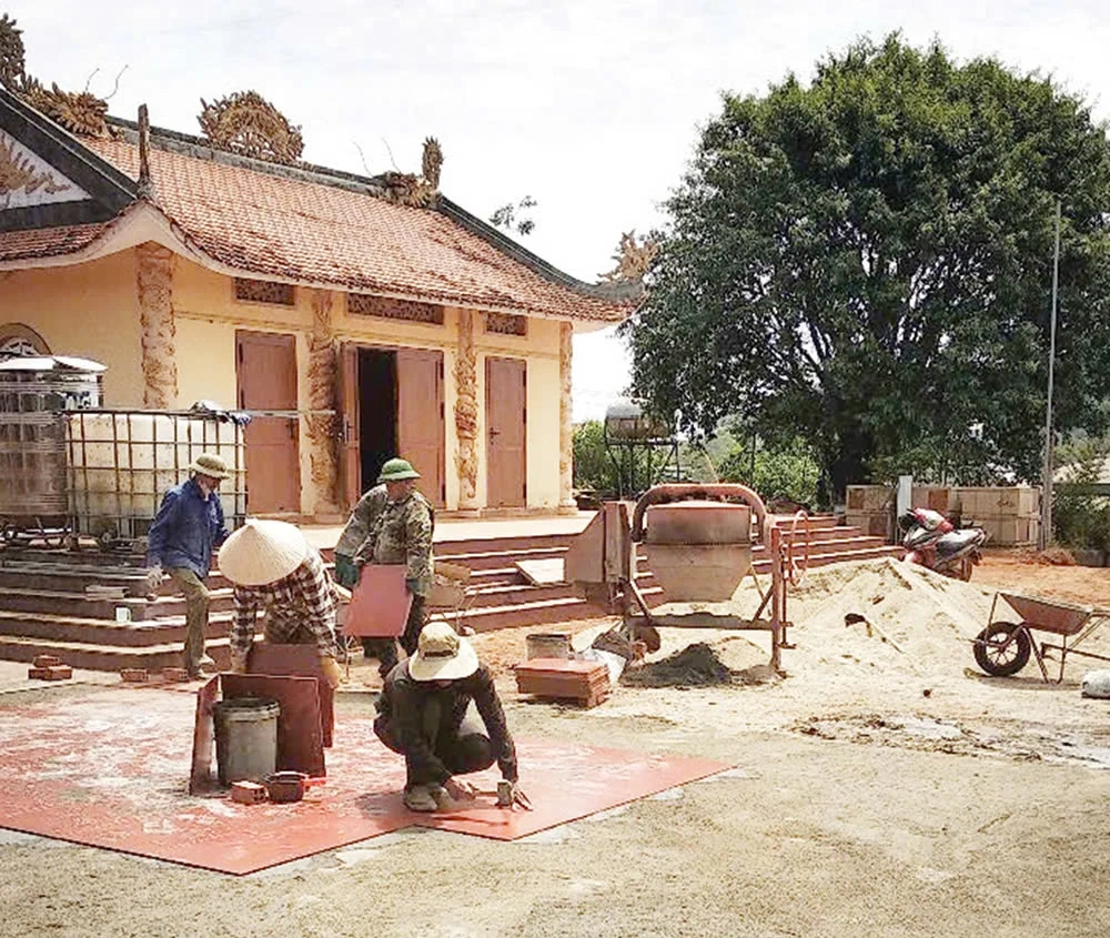 Hướng về nguồn cội