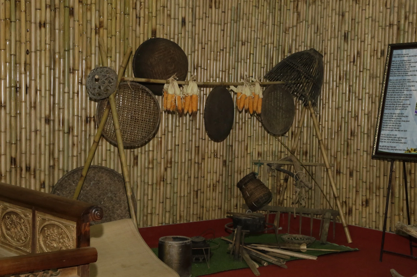 Sôi nổi hội trại về đêm