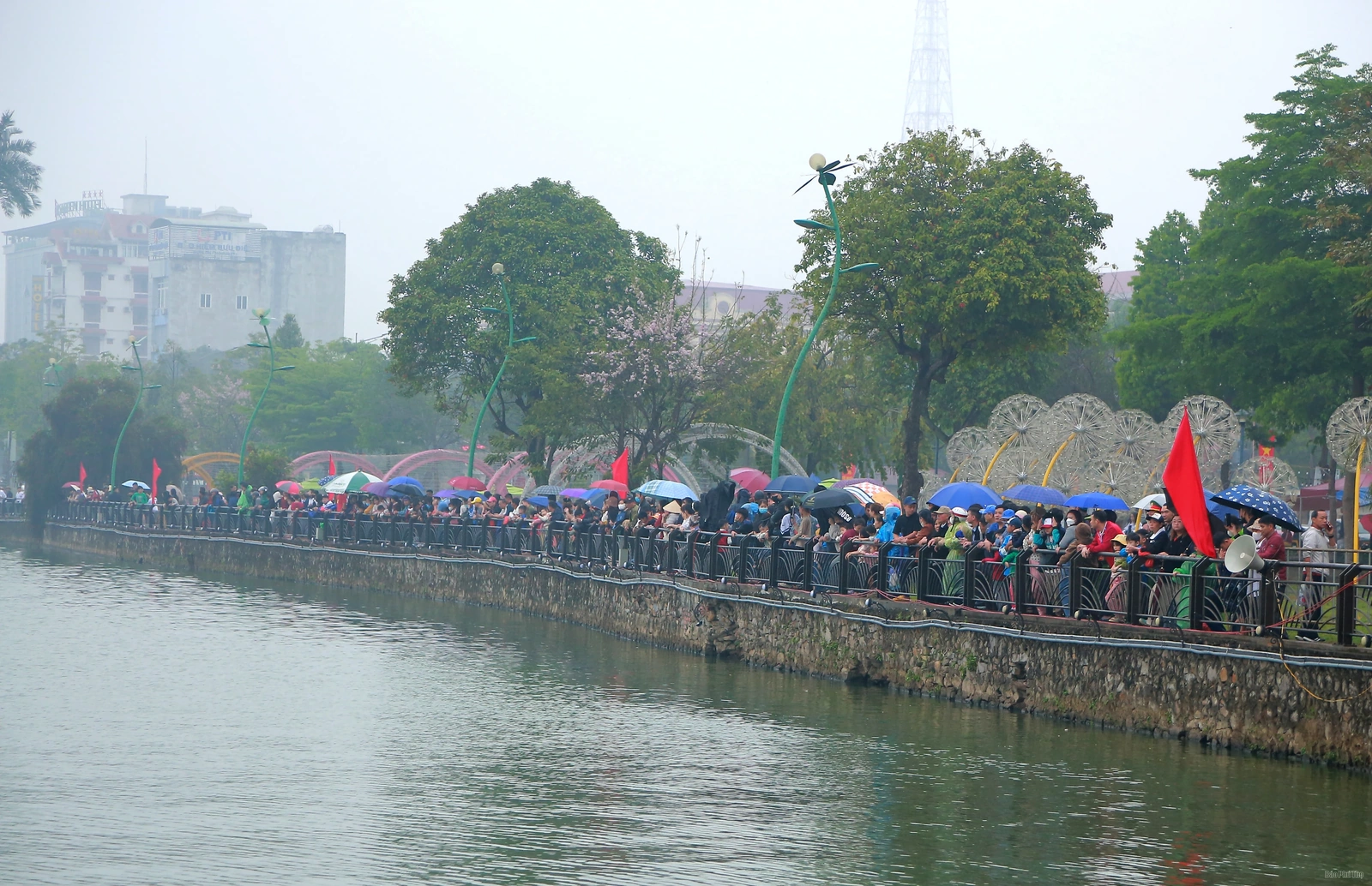 Bạch Hạc vô địch giải Bơi chải thành phố Việt Trì mở rộng