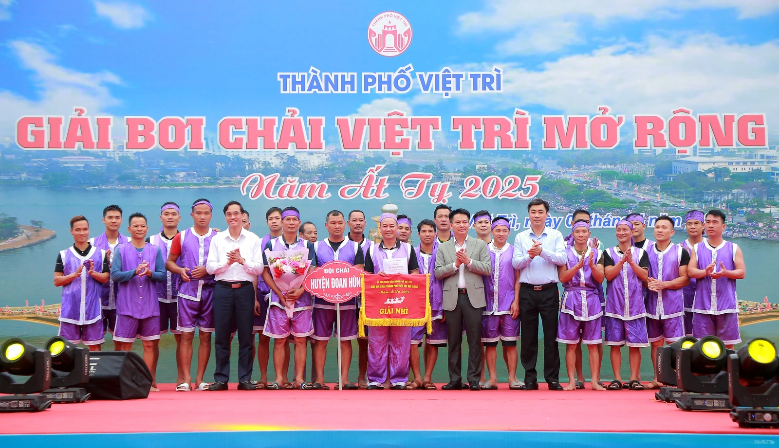 Bạch Hạc vô địch giải Bơi chải thành phố Việt Trì mở rộng