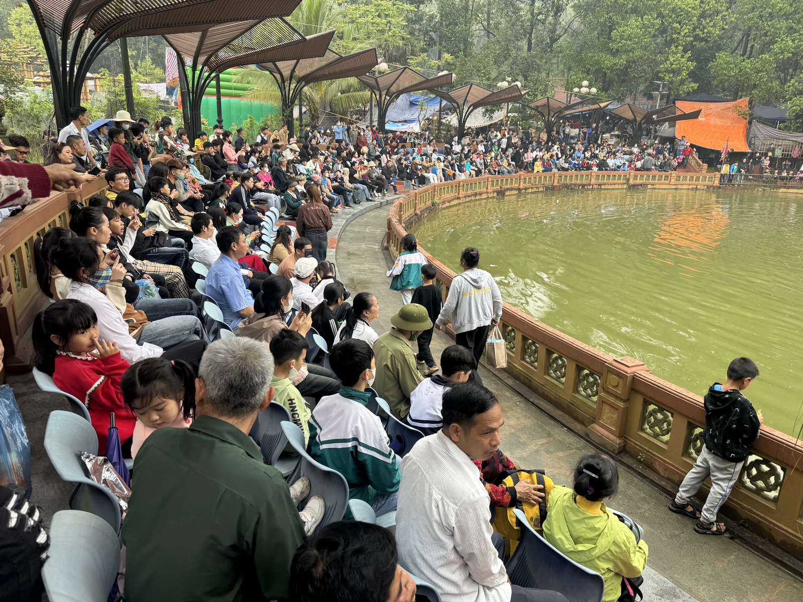 Chương trình múa rối nước phục vụ du khách