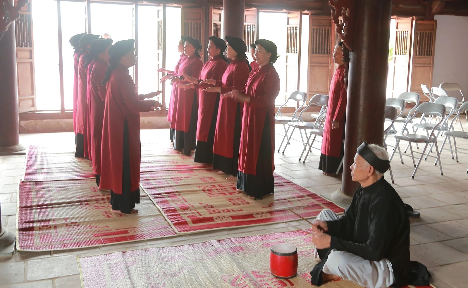 Trình diễn Hát Xoan làng cổ phục vụ Lễ hội Đền Hùng