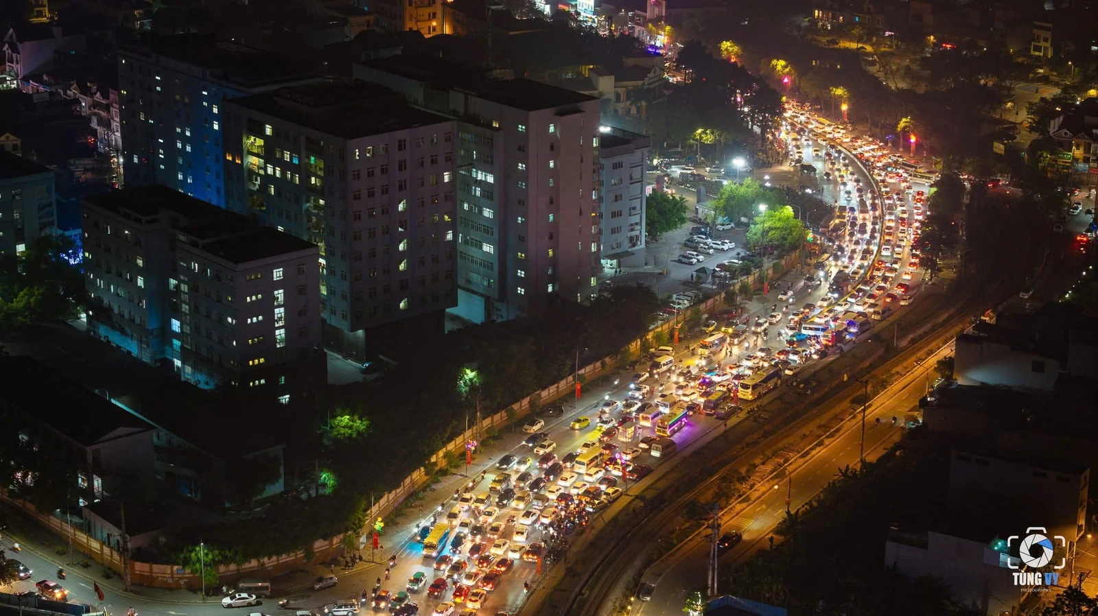 Tưng bừng đêm pháo hoa ở thành phố lễ hội