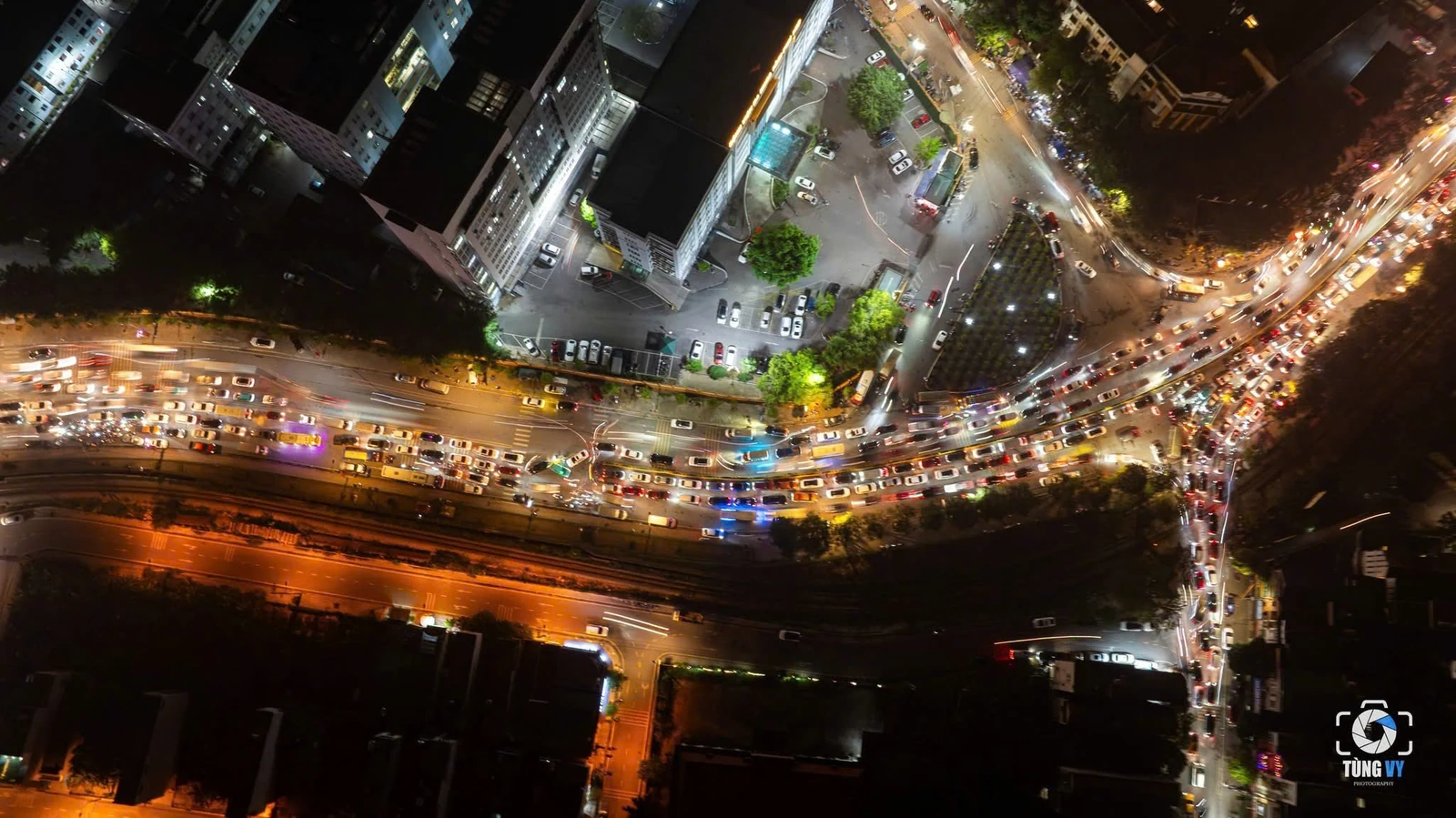 Tưng bừng đêm pháo hoa ở thành phố lễ hội