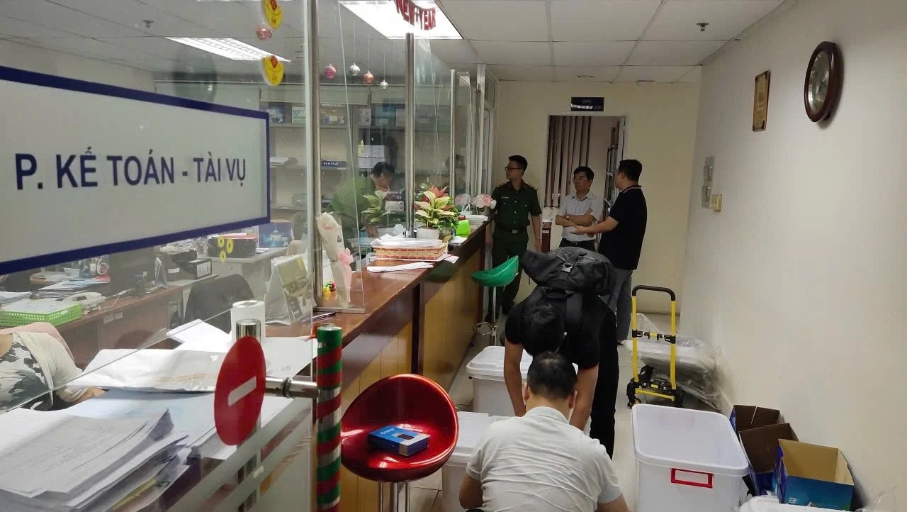 Bắt, khám xét khẩn cấp lãnh đạo và nhân viên Trung tâm Kiểm định kỹ thuật an toàn khu vực II