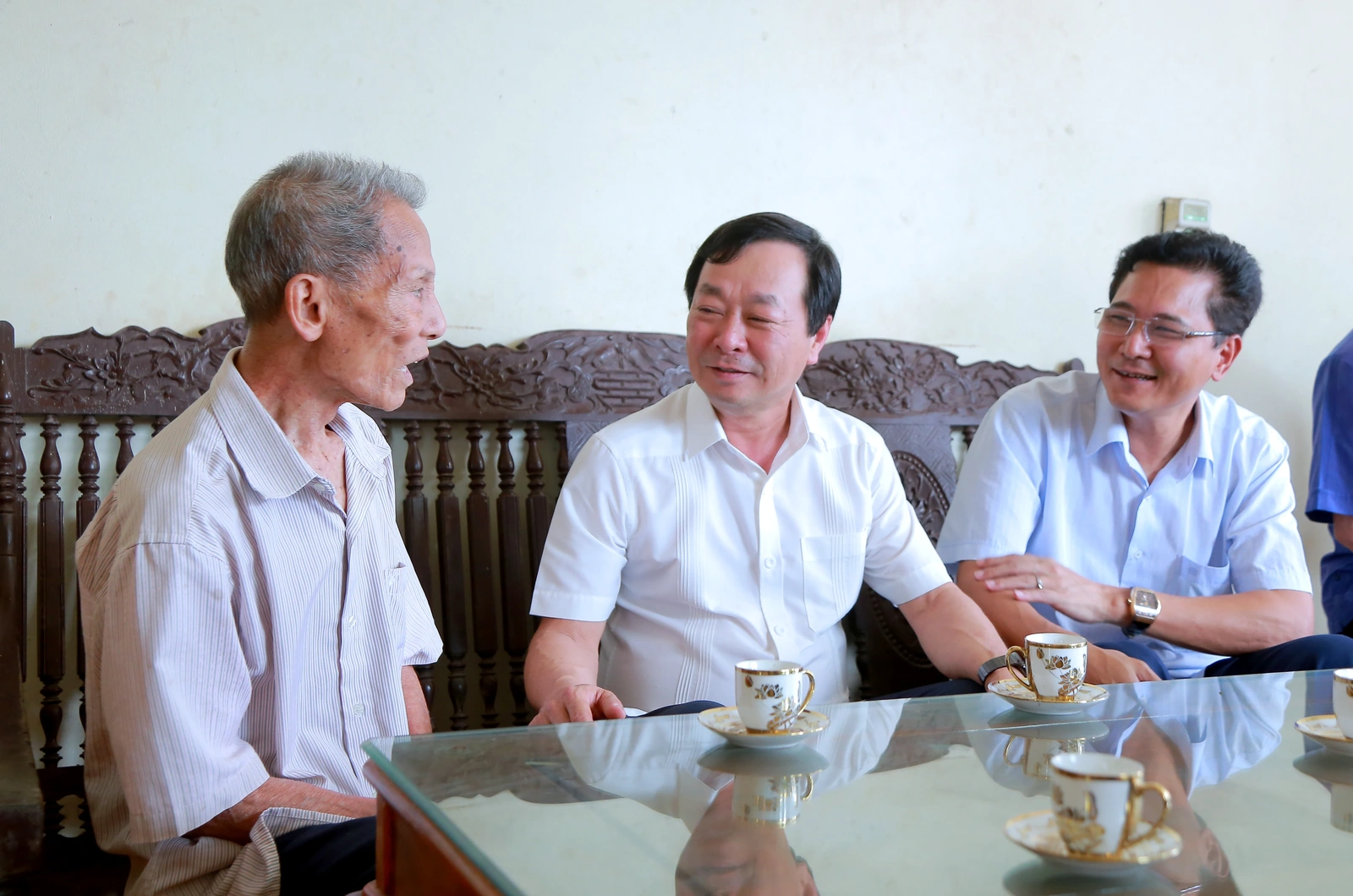 Chủ tịch UBND tỉnh thăm, tặng quà thương binh, gia đình chính sách, người có công