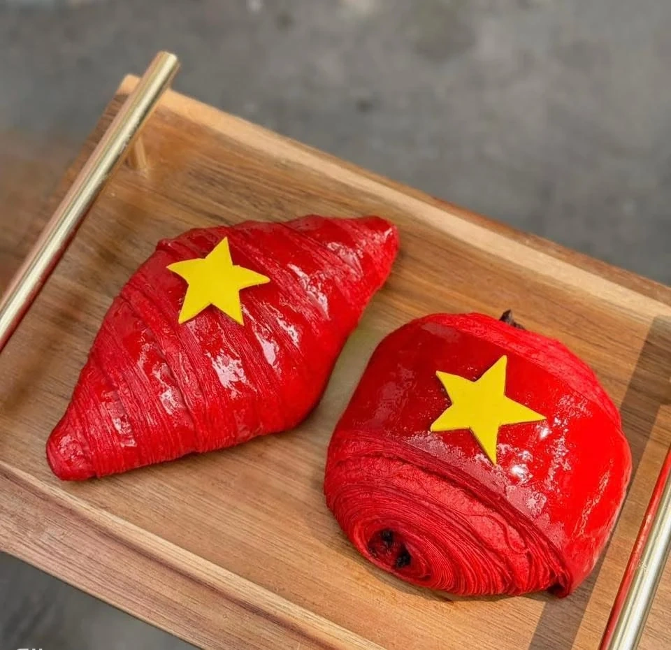 Ẩm thực sắc cờ: Sáng tạo từ lòng yêu nước