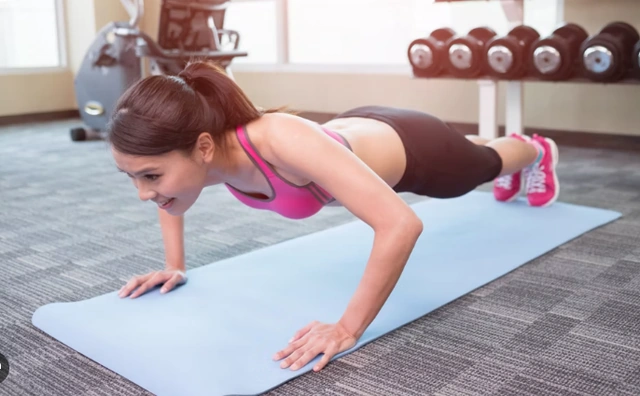9 lý do phụ nữ nên chống đẩy 10 phút mỗi ngày