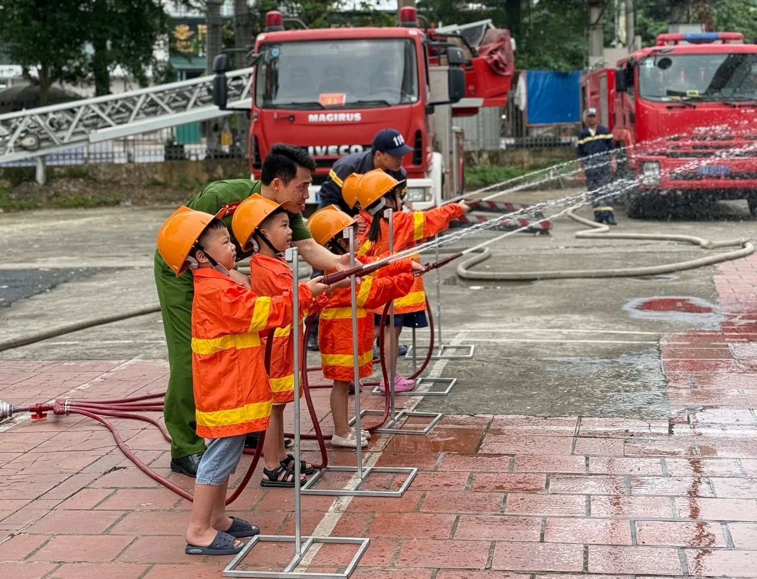 Tuyên truyền, hướng dẫn và trải nghiệm kỹ năng PCCC, CNCH