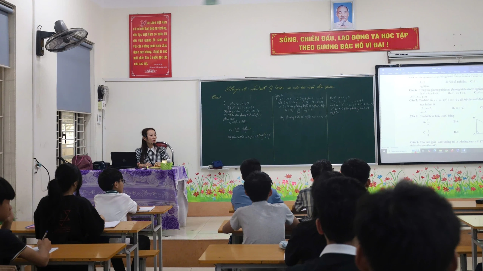 Nộp hồ sơ đăng ký dự tuyển đối với học sinh thuộc diện tuyển thẳng vào lớp 10