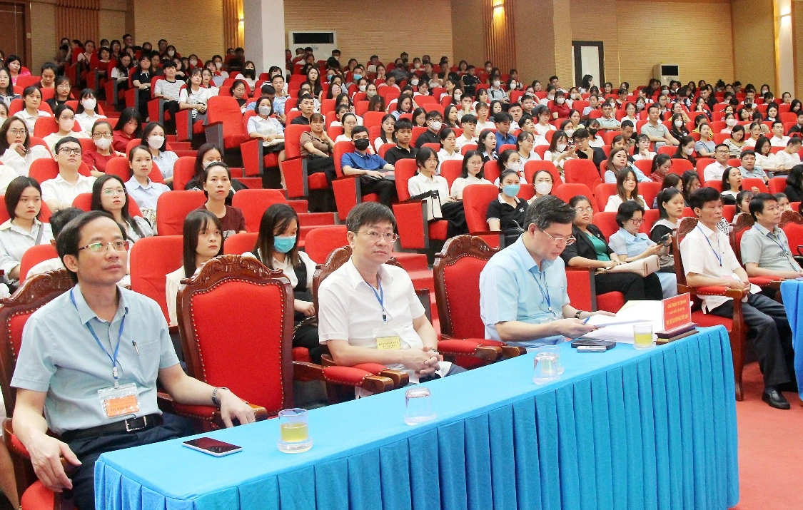 Khai mạc kỳ tuyển dụng giáo viên Tiểu học, THCS, THPT, nhân viên các cấp học