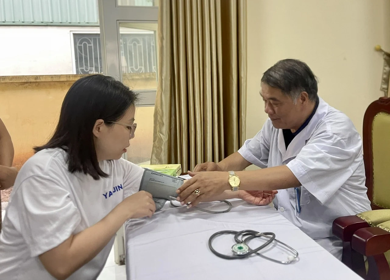 Khám sức khỏe cho đoàn viên, người lao động Khu công nghiệp Thuỵ Vân