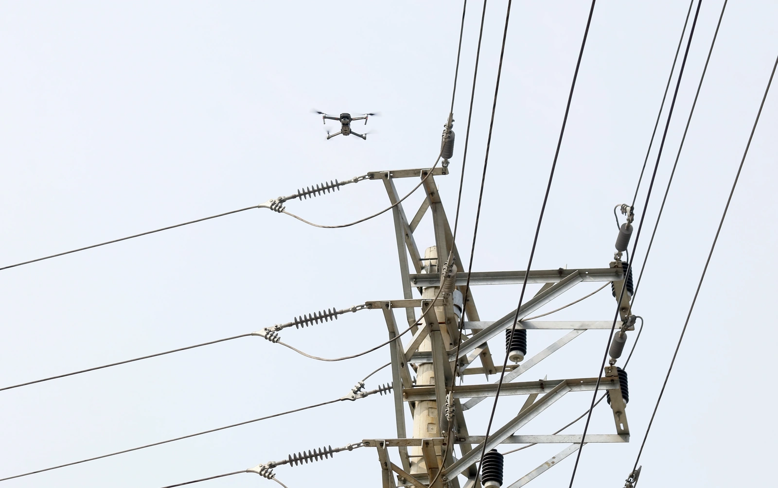 Ứng dụng công nghệ hiện đại trong quản lý, vận hành lưới điện