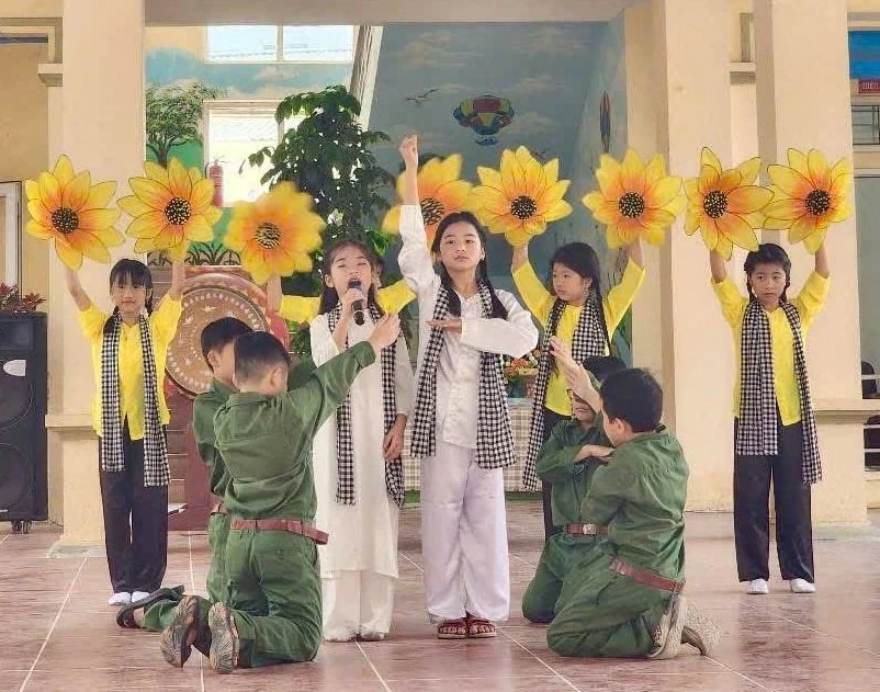 Các trường học tổ chức nhiều hoạt động kỷ niệm sinh nhật Bác