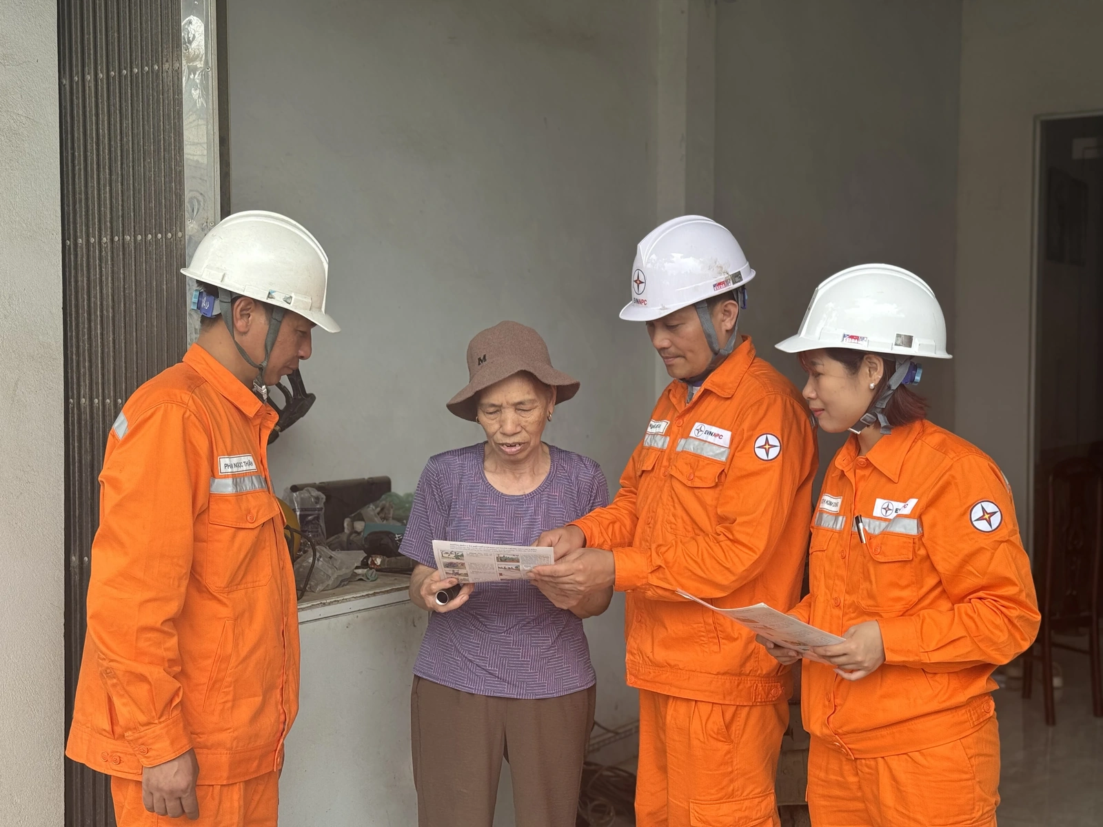 Giá điện tăng, khách hàng sẽ trả thêm bao nhiêu tiền điện mỗi tháng