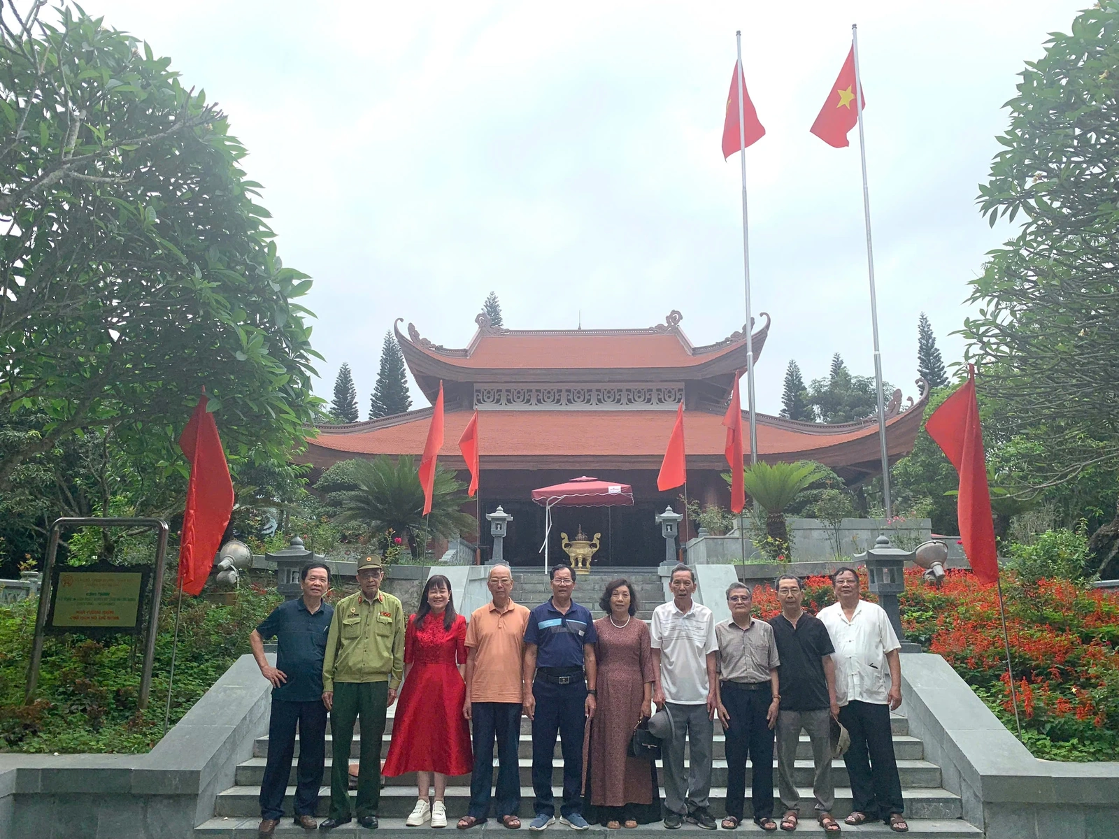 Câu lạc bộ nhà báo cao tuổi Phú Thọ thăm ATK Thái Nguyên