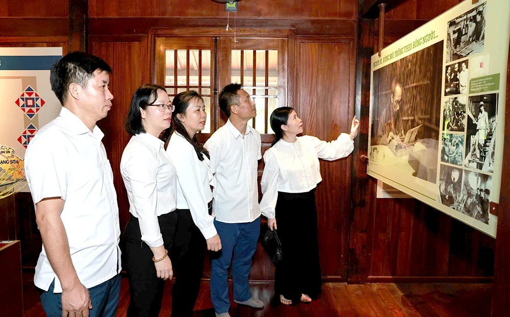 Về nguồn, gặp mặt kỷ niệm 100 năm Ngày Báo chí Cách mạng Việt Nam