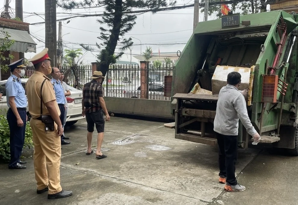 Xử phạt chủ phương tiện vận chuyển nội tạng động vật không rõ nguồn gốc