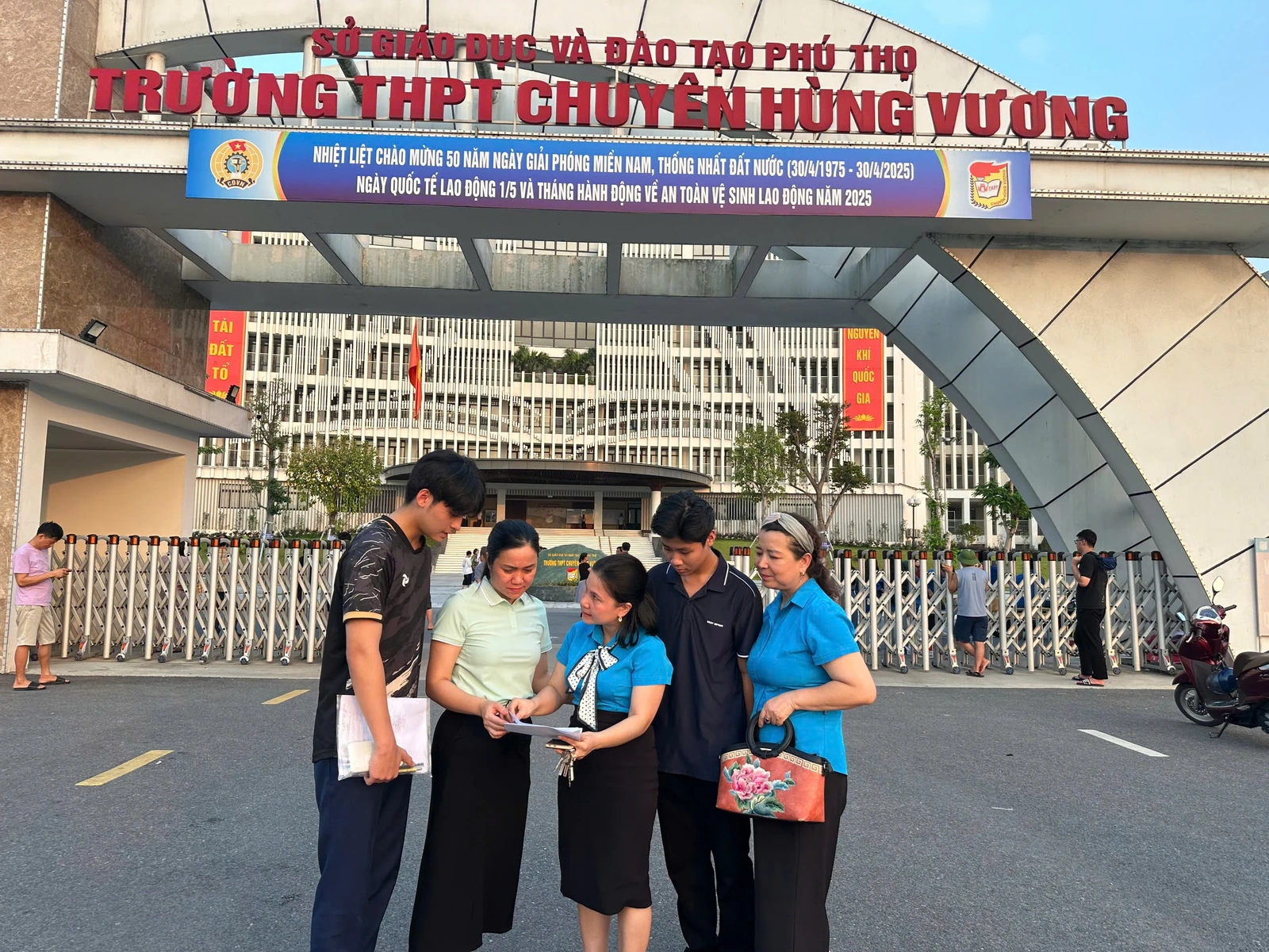 Hoàn thành kỳ thi vào lớp 10 THPT Chuyên Hùng Vương