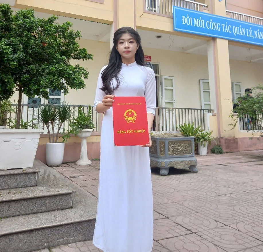 Lộ diện các thủ khoa đầu vào Trường THPT Chuyên Hùng Vương năm học 2025 - 2026