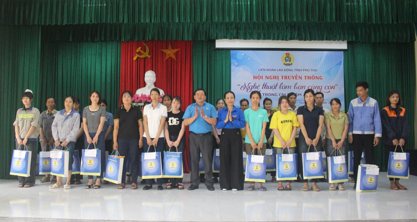 Hội nghị truyền thông “Nghệ thuật làm bạn cùng con”