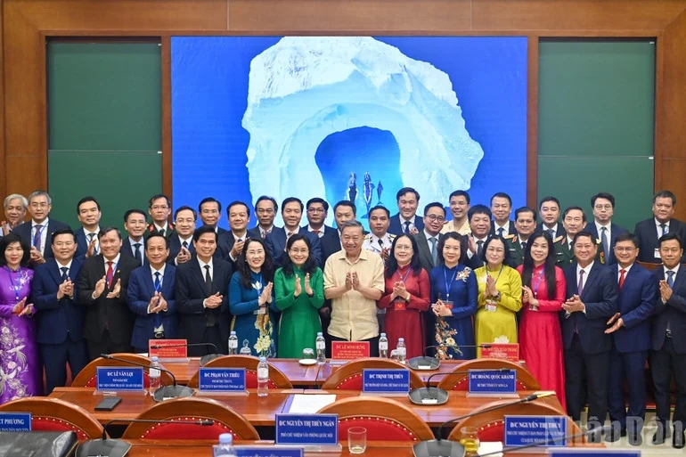 Xây dựng đội ngũ cán bộ đủ năng lực đưa đất nước bước vào kỷ nguyên mới